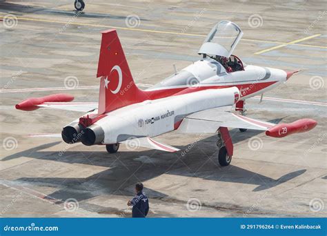 Turkish Stars Turkish Air Force Aerobatic Demonstration Team Display In Istanbul Ataturk