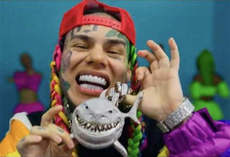 Fans Reacts To 6ix9ine Using Chain Of Bruce From Finding Nemo In Gooba