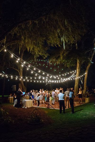 From wedding receptions to summer barbecues, guests always enjoy an open dance space. Wedding Ideas: Original & Spectacular | Bodas y Weddings
