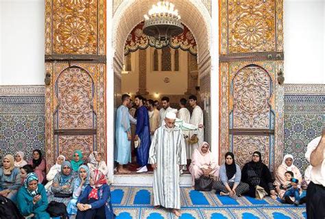 Feature Moroccos Pilgrimage Of The Poor Honors Sufi Saint Taipei
