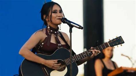 Biodata Niki Zefanya Penyanyi Indonesia Yang Tampil Memukau Di Hot