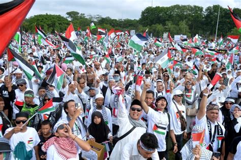 Masyarakat Bali Lintas Agama Gelar Aksi Damai Bela Palestina Aswajadewata