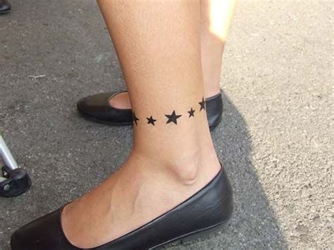 Bayan ayak bileği dövme modelleri 2014 yılında yaz aylarında bayanların rağbet göstereceği en çok yaptırılan bayan dövme desenleri modelleri ile karşınızdayız. Pin on Kadın Ayak Bileği Dövmeleri / Woman Ankle Tattoos