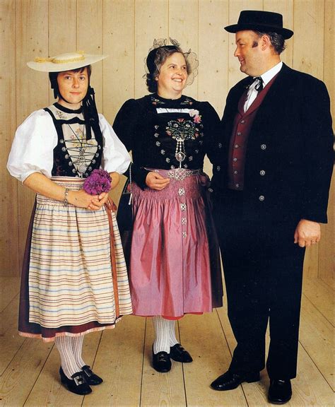 Overview Of Swiss Costume Traditional Outfits Swiss Clothing Folk