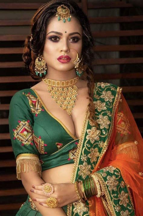 Beautiful Models In Saree Best Saree Models Page 1 Welcomenri