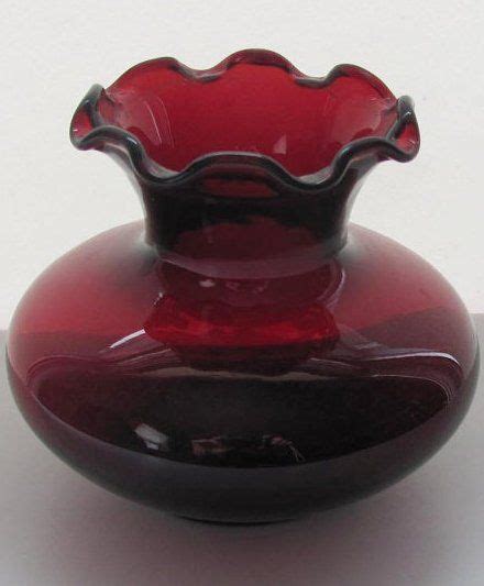 Anchor Hocking Royal Ruby Crimped Vase Vidrio Vitrales
