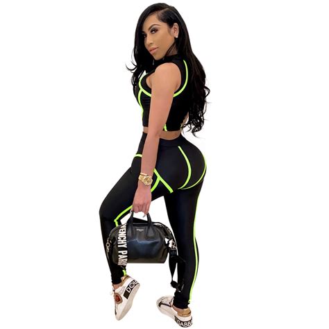 Elegant Womens Sports Wear Set Two Piece Slim Fit Sleeveless Outfit