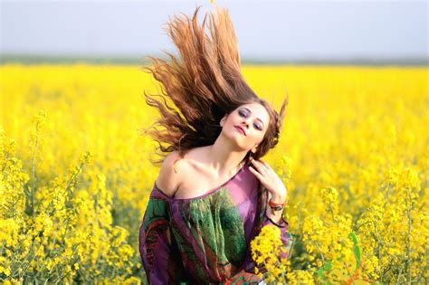 Free Picture Woman Beauty Girl Grass Hairstyle Posing Field Flower