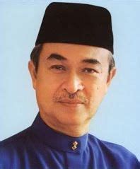 Senarai nama perdana menteri serta bekas perdana menteri malaysia ini mengandungi nama penuh, gambar, tarikh lahir serta tarikh meninggal dunia, gelaran, dan tarikh mula serta tamat memegang jawatan. Perdana Menteri keempat Tun Dr Mahathir Mohamad Che Det in ...