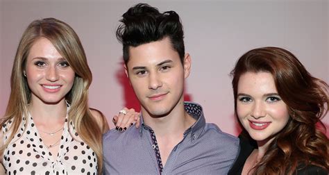 ‘faking it cast to reunite at upcoming atx television festival 2021 get details faking it