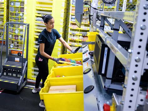 Amazon To Spend 700 Million Training 100000 Employees For Tech Jobs Npr