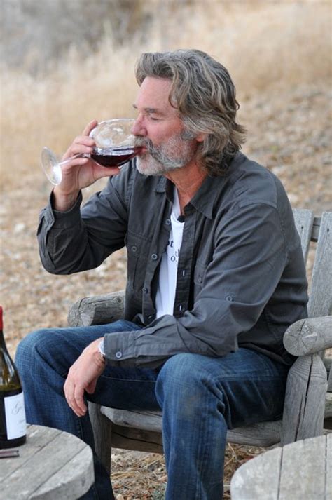 Russell's young costars darby camp (big little lies) and judah lewis (demolition) sat down with however, camp was quick to spill the truth about russell's immaculate beard, revealing that it was. Kurt Russell, GoGi Wines | Grey hair men, Older mens ...