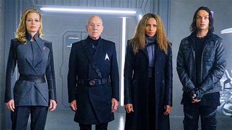 Star Trek Picard Ditched Most Of Its Cast Heres Why