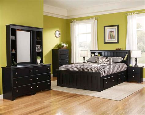 Wicker panels flank louvred panels on the headboard. Columbia in Black bedroom set with Pewter Hardware ...