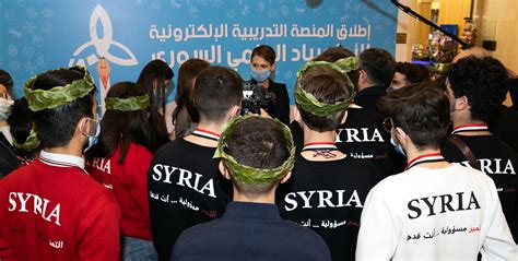 في أعقاب مسابقة جمهورية مصر العربية واليابان لكرة اليد. السيدة أسماء الأسد تلتقي المشاركين في الأولمبياد العلمي ...