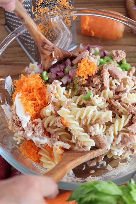 Perk up your pasta salads with these quick and easy ideas. Easy Tuna Pasta Salad Recipe | Foxy Folksy