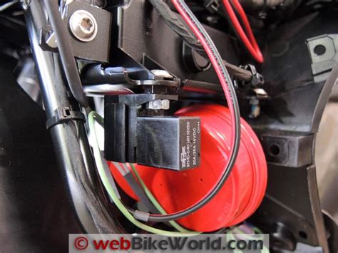 Cant understand this,horn isnt working.voltage is getting to the horn,12.3 volts.with a test light on positive wire it lights up when i press horn switch,but,when i put the positive on the horn. Dual Horn Relay Wiring Harness - webBikeWorld