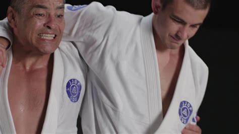 Rickson Gracie Teaches The Headlock With Punches Defense Youtube
