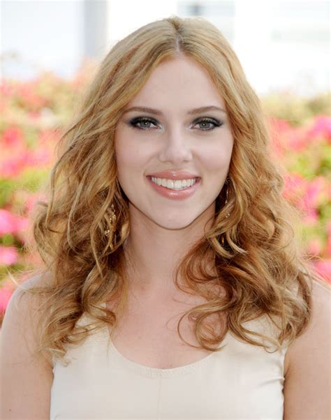 What Is Scarlett Johanssons Natural Hair Color Popsugar Beauty