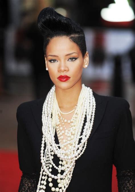 10 Of Rihannas Most Brilliant Jewellery Moments
