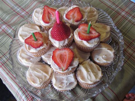 This gluten free dairy free vanilla cake recipe isn't vegan. Rachel's Cooking: Egg Free & Dairy Free Vanilla Cake with ...