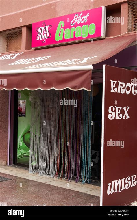 Unisex Sex Shop In Yumbo Centre In Playa Del Ingles A Gran Canaria Nelle Isole Canarie Foto