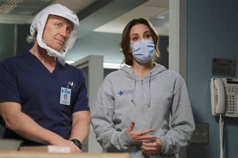 Greys Anatomy Review Helplessly Hoping Season 17 Episode 7