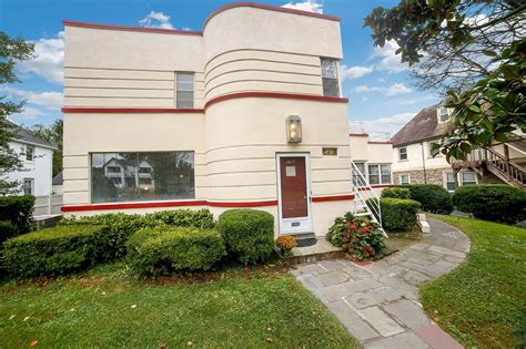 For 525k A Bauhaus Style Home With A 50s Diner In Havertown Curbed