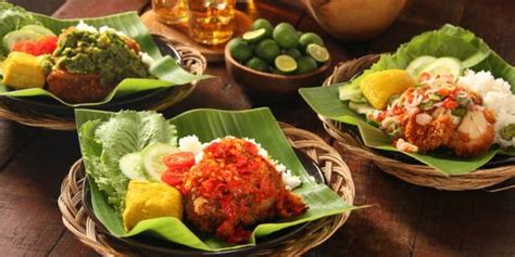 Inilah beberapa resep membuat ayam geprek yang mudah untukmu. 6 Resep Geprek Spesial, dari Ayam Cabe Ijo sampai Telur Crispy | merdeka.com