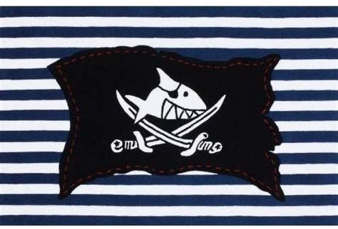 Capt'n sharky may be small, but he sure believes himself to be the most fearsome pirate of the seven seas. Böing Carpet SH-2367-02 Teppich Capt`n Sharky - Flagge ...