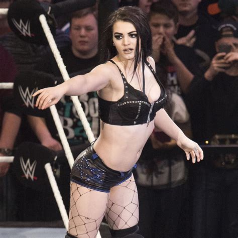 Paige Announces In Ring Retirement On Raw After Wrestlemania Due To Neck Injury News Scores
