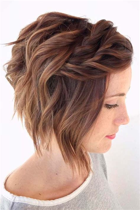 Let's continue step by step, at first you should decide what is going to be your outfit style and at that. 30 Pretty Prom Hairstyles For Short Hair | Short wavy hair ...