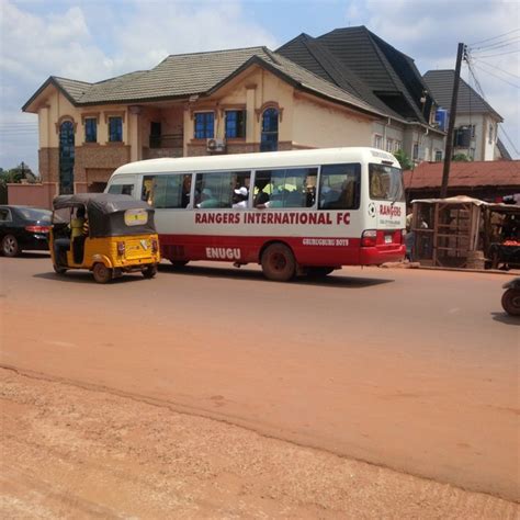 An honour guiding rangers to a successful league title after going trophy less for 32 years. Parade Truck Used By Enugu Rangers During NPFL Trophy ...