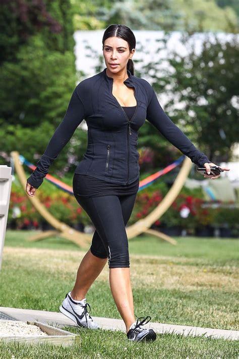 Photos Kim Kardashian La It Girl Aux 28 Millions De Dollars Soffre