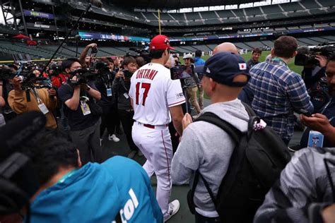 Video Shows Must See Media Scrum For Shohei Ohtani