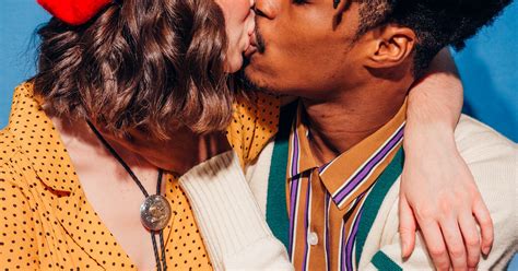 How To Be A Good Kisser Expert Kissing Technique Tips