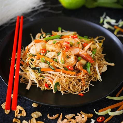 Singapore Noodles Stir Fried Rice Vermicelli With Charred Prawn