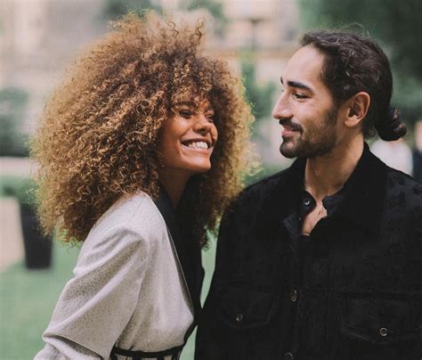How To Not Lose Yourself In A Relationship The Everygirl