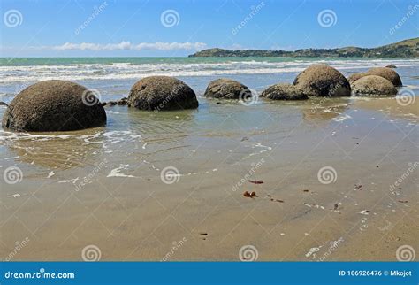 Koekohe Beach Stock Photo Image Of Round Romantic 106926476