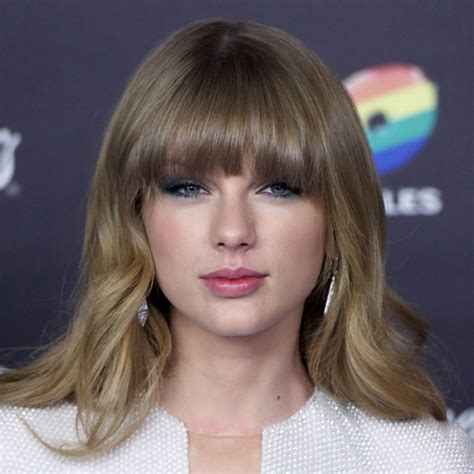 How Hot Is Taylor Swifts Latest Turquoise Yes Turquoise