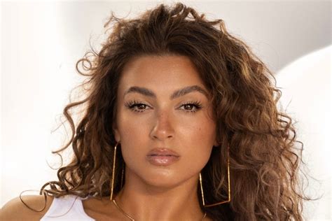 Tori Kelly Hospitalized For Blood Clots Exclaim