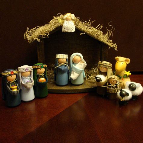 Nativity Set 11 Pieces Including Handcrafted Stable Handmade Nativity