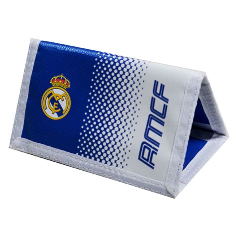 Der fußballverein real madrid für eine islamische werbekampagne das kreuz aus seinem wappen entfernt. Real Madrid CF Fade Geldbörse mit Club Wappen (SG9495) | eBay