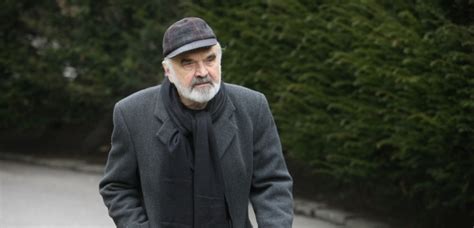 Nový výběr písniček populární autorské dvojice svěrák/uhlíř z pohádek a televizního pořadu hodina zpěvu. Zdeněk Svěrák podal trestní oznámení. Proti nařčení, že ...