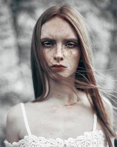 Beautiful Portraits Of People With Freckles By Agata Serge Women With Freckles People With