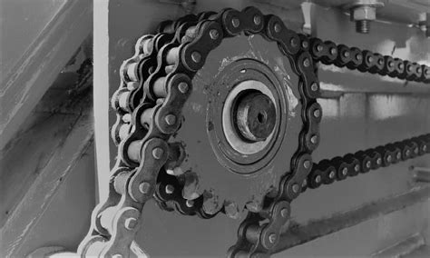 Most of the motorcycles in the harley davidson's lineup are a prominent example. Difference Between Belt Drive and Chain Drive
