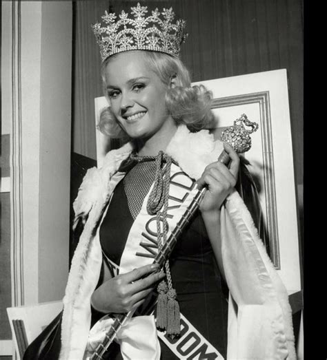Miss World 1965 Lesley Langley From The United Kingdom Miss World Pageantry Pageant Crowns