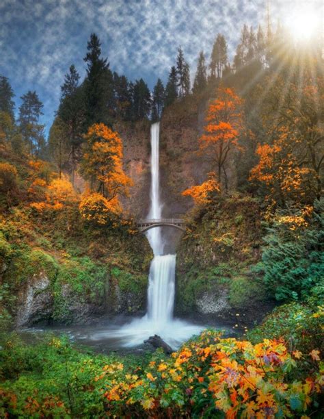 First Day Of Fall At Multnomah Falls In The Great State Of Oregon Kgw