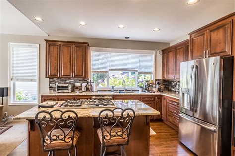 45 se 108 th ave portland or 97216. wood kitchen cabinets | Kitchen design centre, Refinishing ...