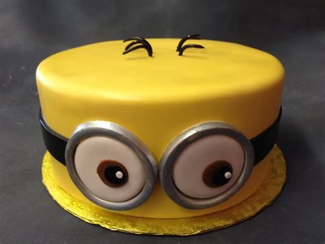 Minions cake this was for my nephews 5th birthday, it took a long time to hand make all those minions. Minion cake By: Cake Designs Las Vegas | Cake, Cake designs, Desserts